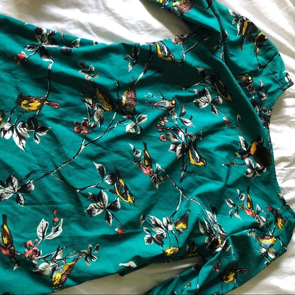 Harpa faux wrap blouse with bird print size Medium - Picture 6 of 7